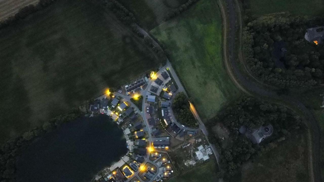 Ferienhaus Devilina Mit Sauna Am Harkebruegger See Barssel  エクステリア 写真